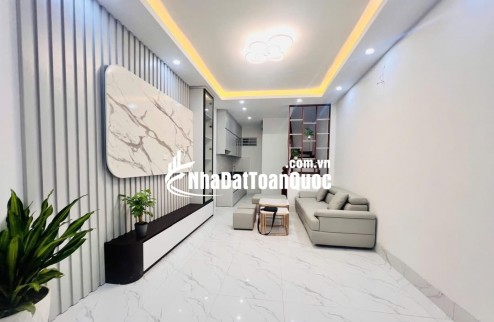 NHÀ ĐẸP Ở LUÔN TRẦN QUỐC VƯỢNG  - THOÁNG TRƯỚC SAU - NGÕ 3 GÁC PHÓNG - GẦN PHỐ - NỘI THẤT XỊN - TẶNG FULL NỘI THẤT.